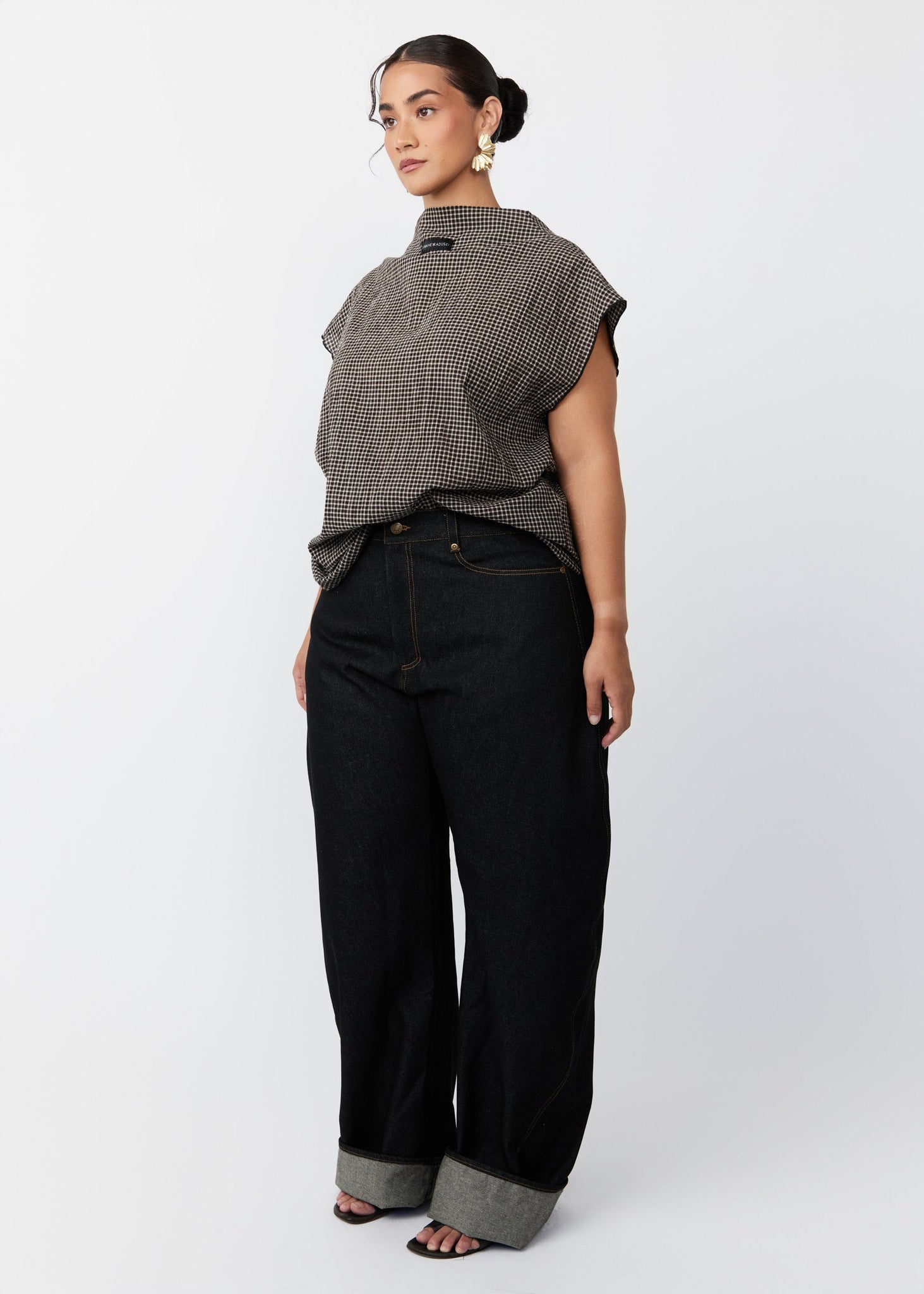 KADO CURVED DENIM PANTS